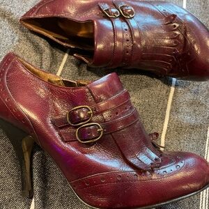 Maroon booties sz 6